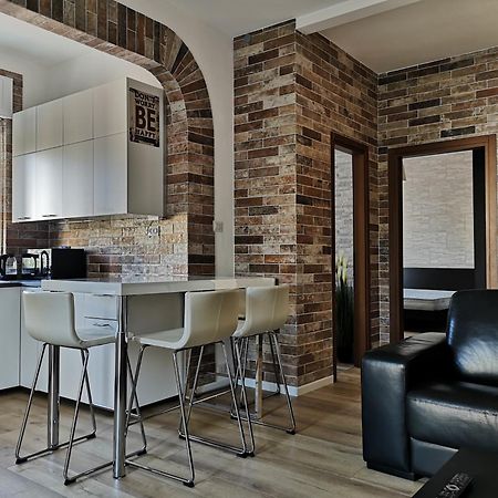 Queen East Verona Apartments المظهر الخارجي الصورة